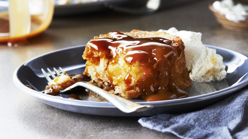 Sticky Dulce de Leche Apple Cakes