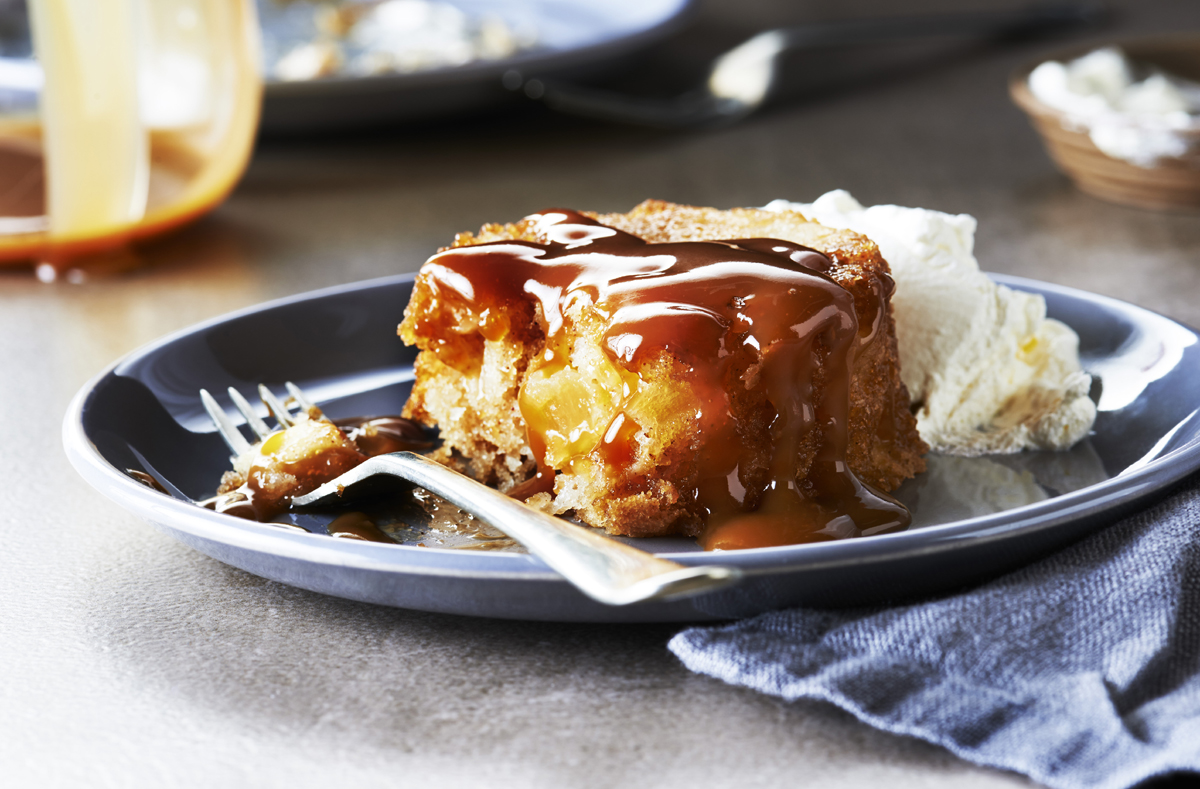 Sticky Dulce de Leche Apple Cakes