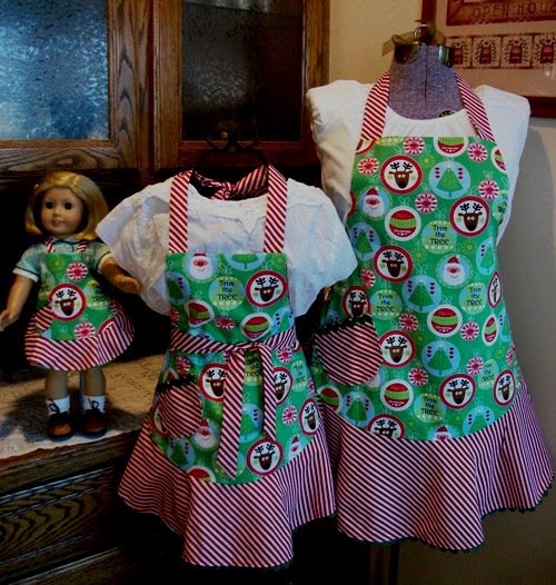 CandyCaneReindeerApron