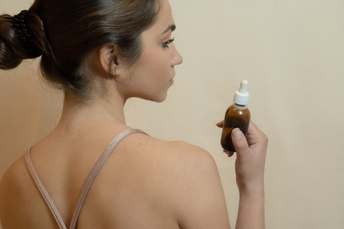 How To Use Tea Tree Oil in Your Beauty Routine