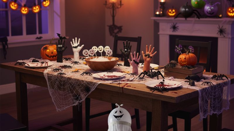 Halloween Decorations on a Dime