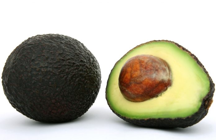 The Natural Way to Keep Avocados from Turning Brown