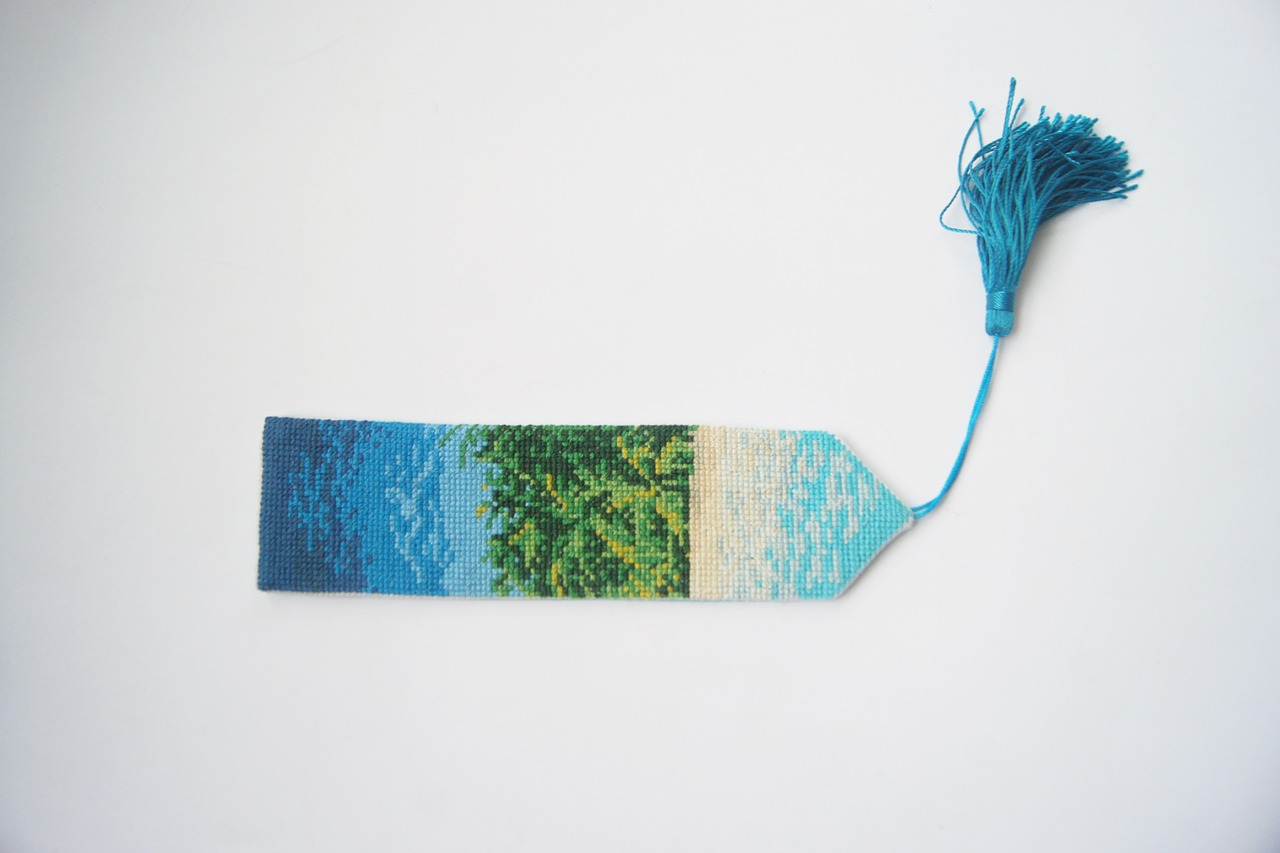 How to Make Your Own Crafty Bookmarks