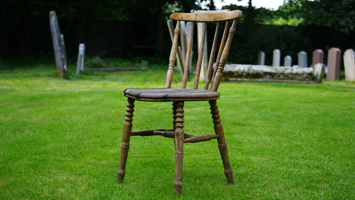 How to Stain Kitchen Chairs