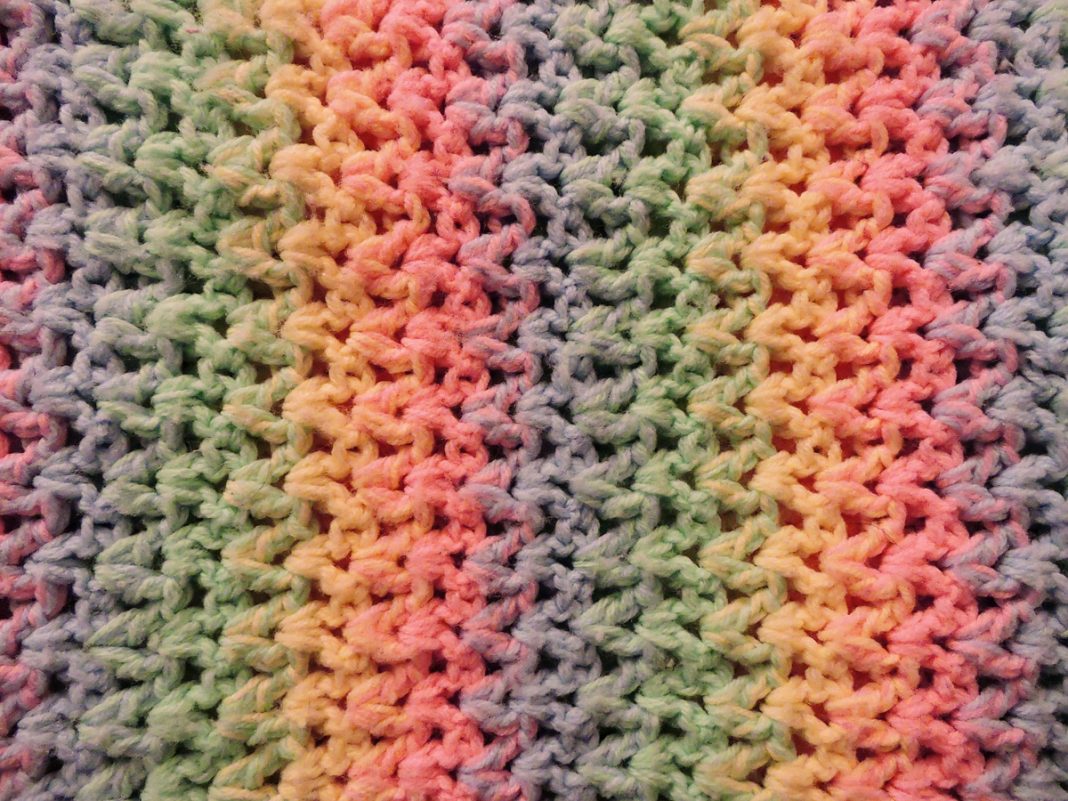 A Single Crochet Dishcloth Pattern for Beginners