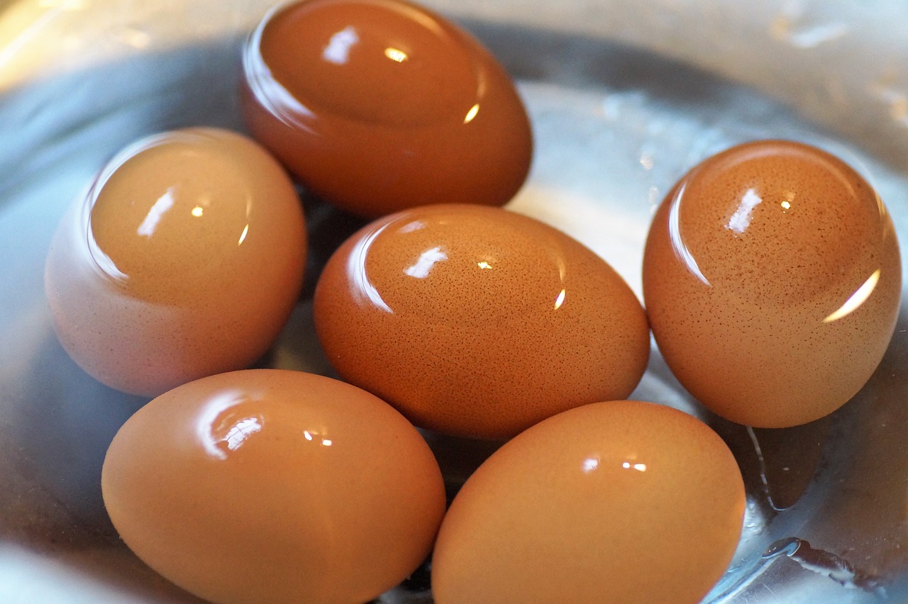 How to Boil and Peel an Egg Flawlessly