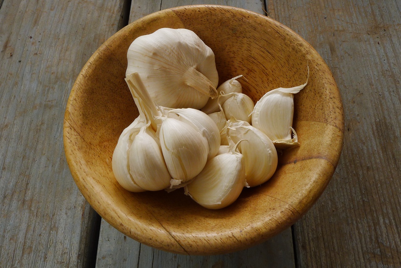 The Good and Bad of Garlic: Understanding its Positive and Negative Side Effects