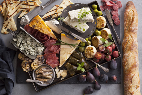 How to Assemble a Holiday Cheeseboard