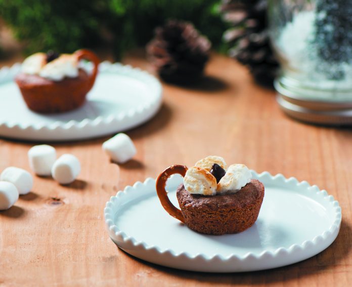 Hot Chocolate-Inspired Cookie Cups