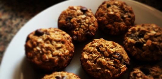 Oatmeal Apple Raisin Muffins