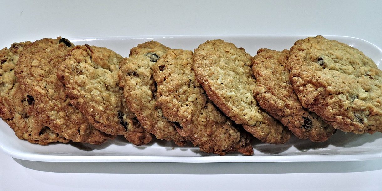 No Sugar Added Oatmeal Cookies for Diabetics and Dieters