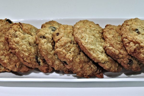 No Sugar Added Oatmeal Cookies for Diabetics and Dieters