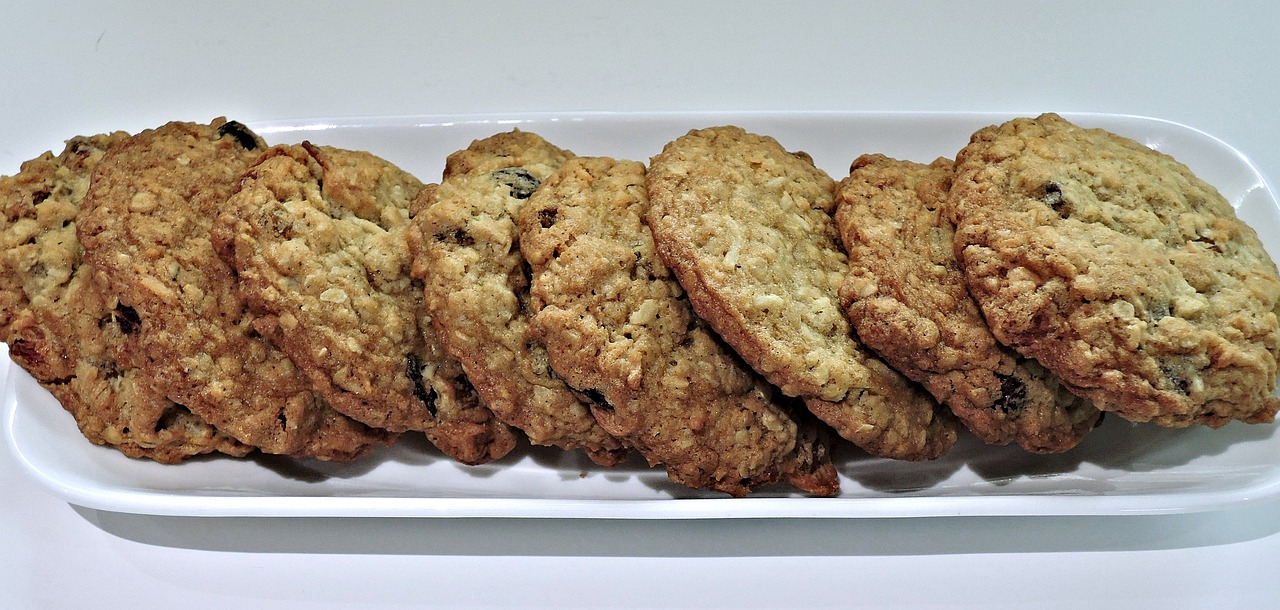 No Sugar Added Oatmeal Cookies for Diabetics and Dieters