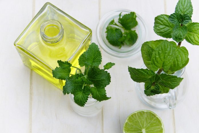 How to Treat Gum Disease with Essential Oils