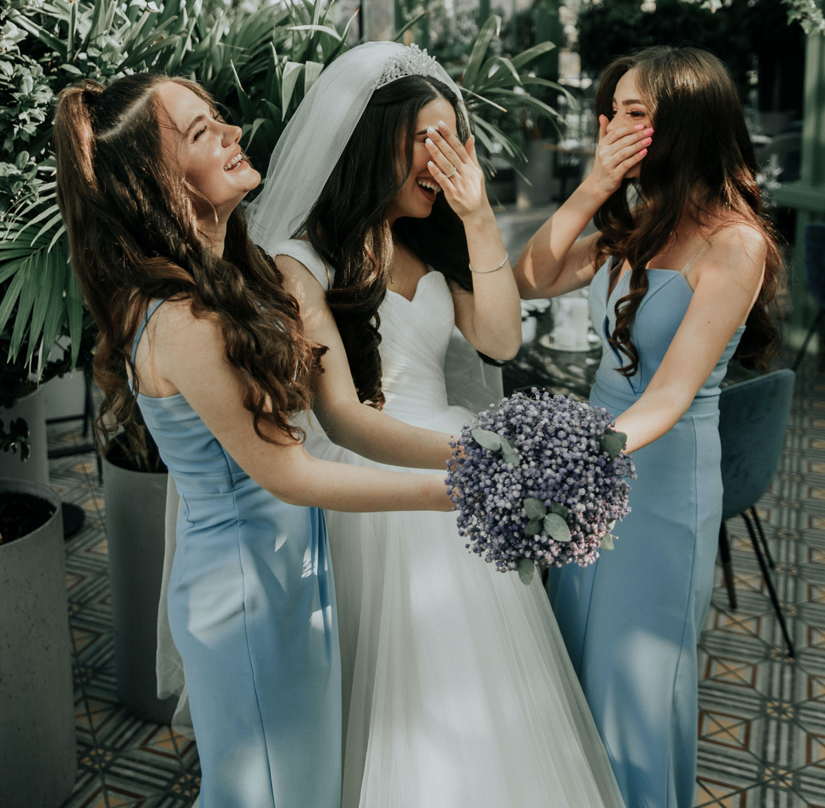 Seven Tips for Choosing a Maid of Honor