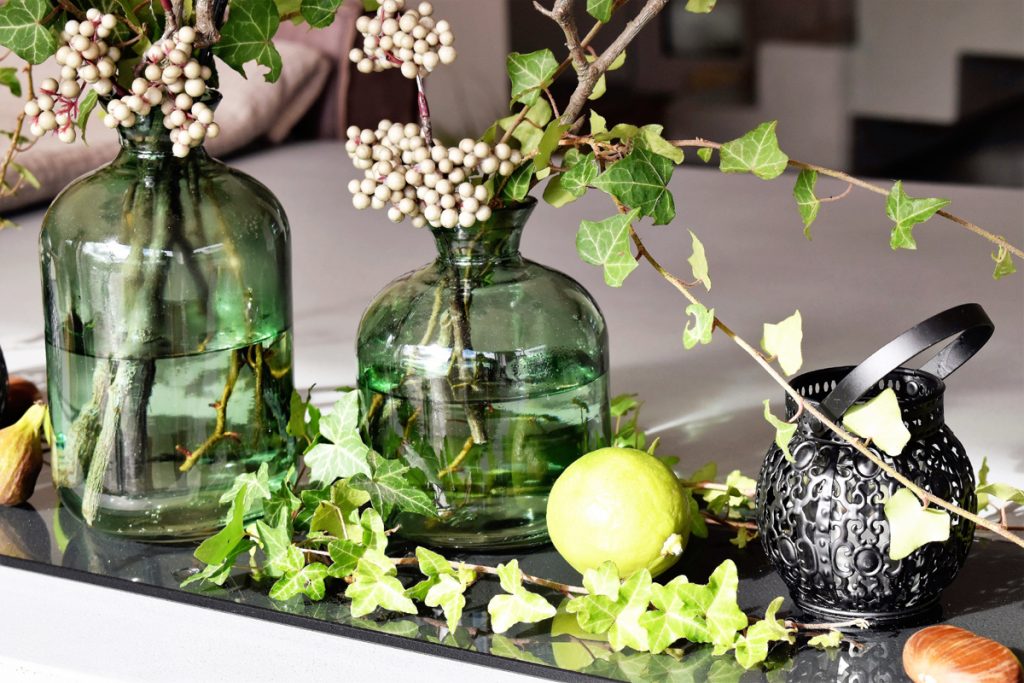 Reasons To Choose Green Vases For Flower Arrangements Pioneerthinking