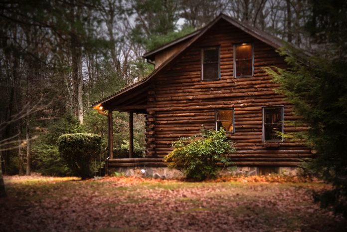 From Pioneer Life to Modern Comfort: The Enduring Tradition of Log Homes