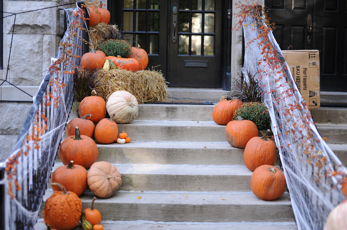 How to Create a Beautiful Porch for Fall