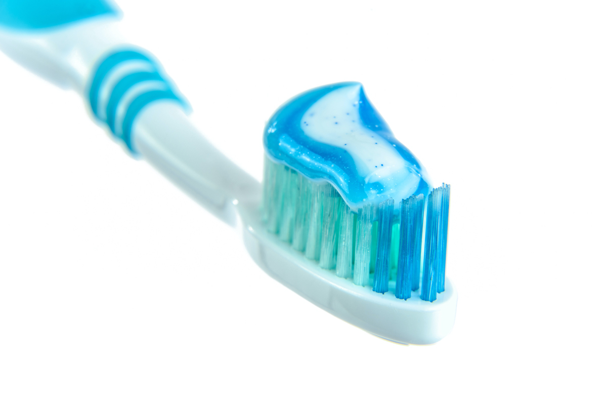 16 Everyday Uses for Toothpaste