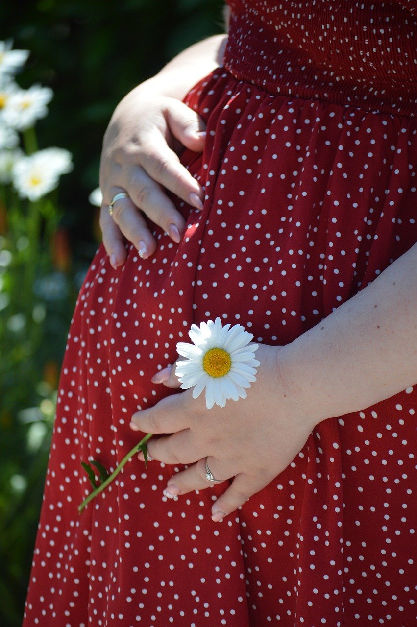 Herbs and Teas Pregnant Women Should Avoid for a Safe Pregnancy