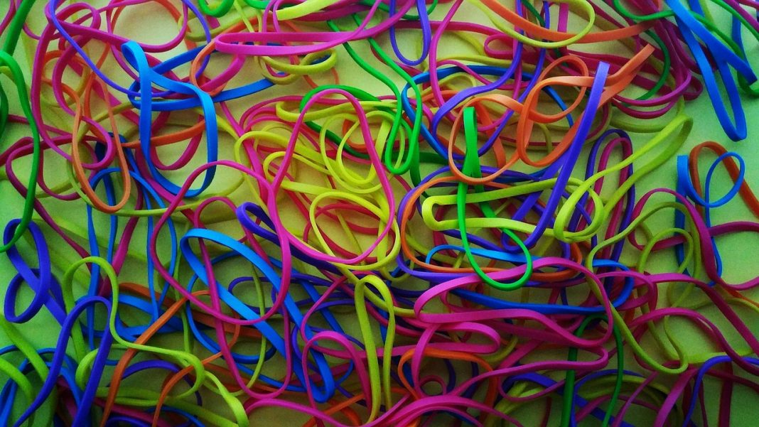 20 Rubber Band Hacks To Simplify Your Life - Pioneerthinking.com