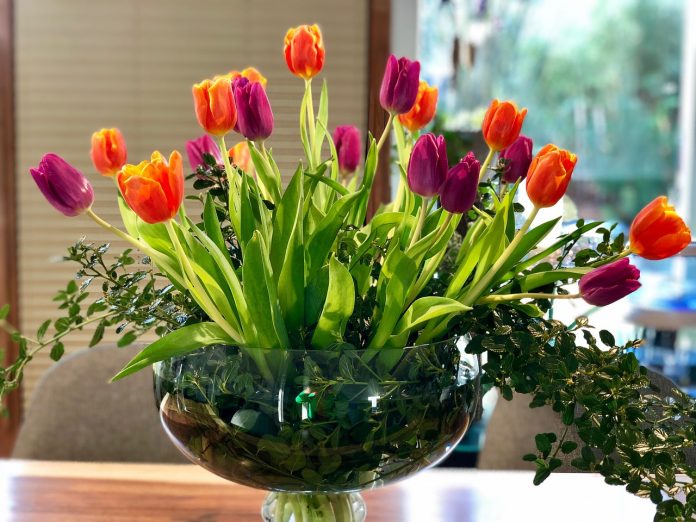 How to Brighten Up Your Home with These Flower Arrangement Ideas