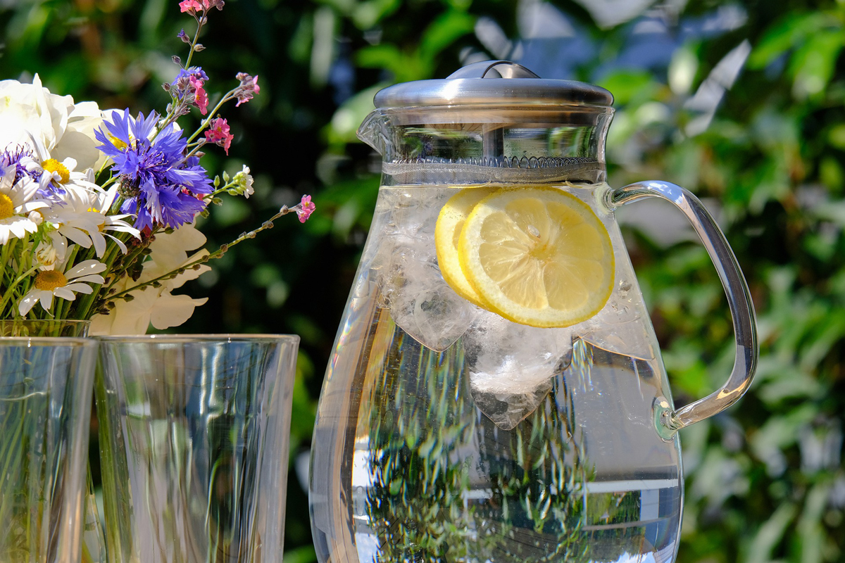 10 Anti Aging Benefits of Water