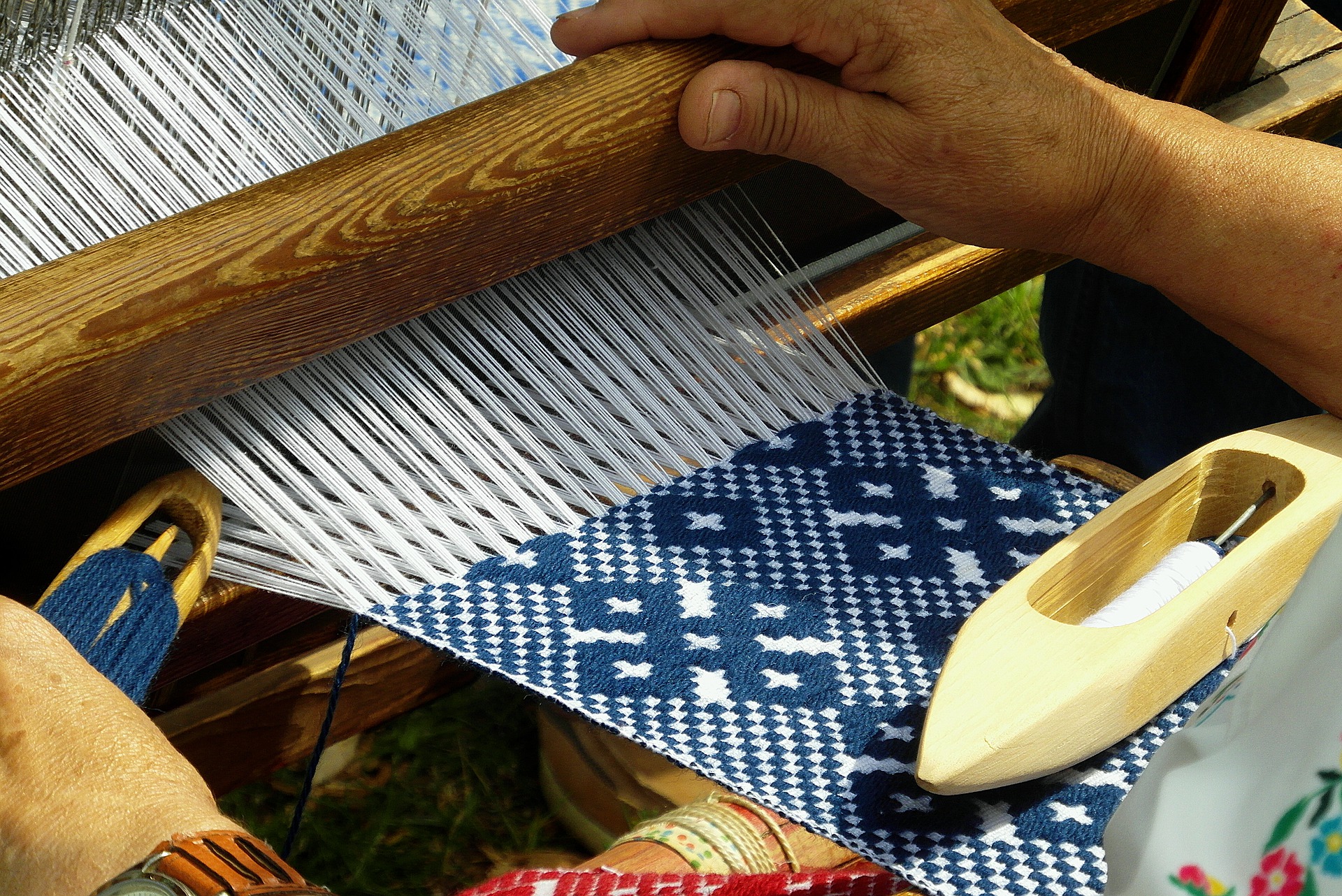 Weaving: How to Make Your Own Cloth
